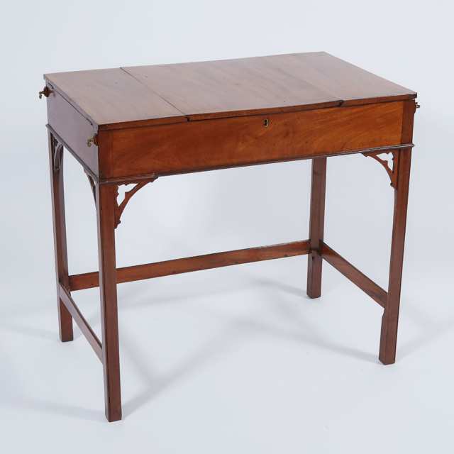 Georgian Chippendale Style Mahogany Vanity/Dressing Table, late 18th century