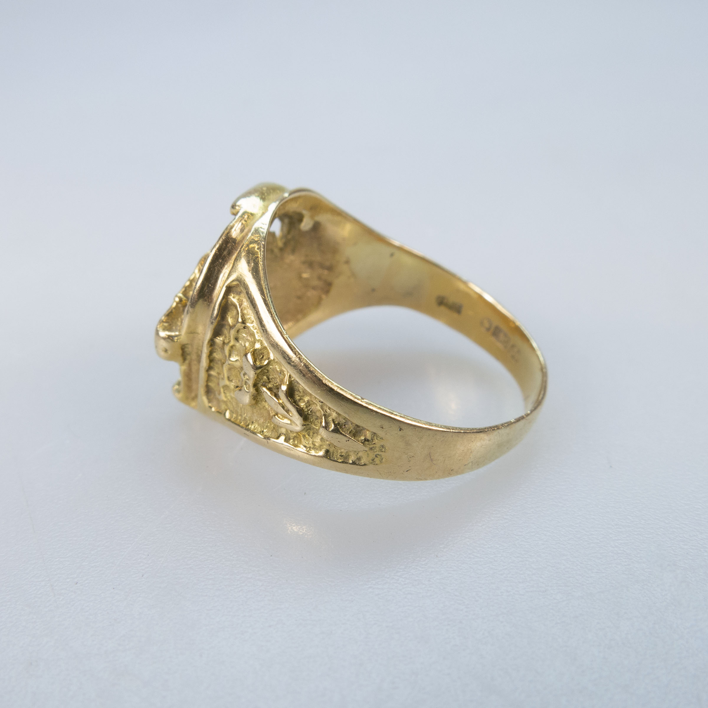 18k Yellow Gold Horse Shoe Ring