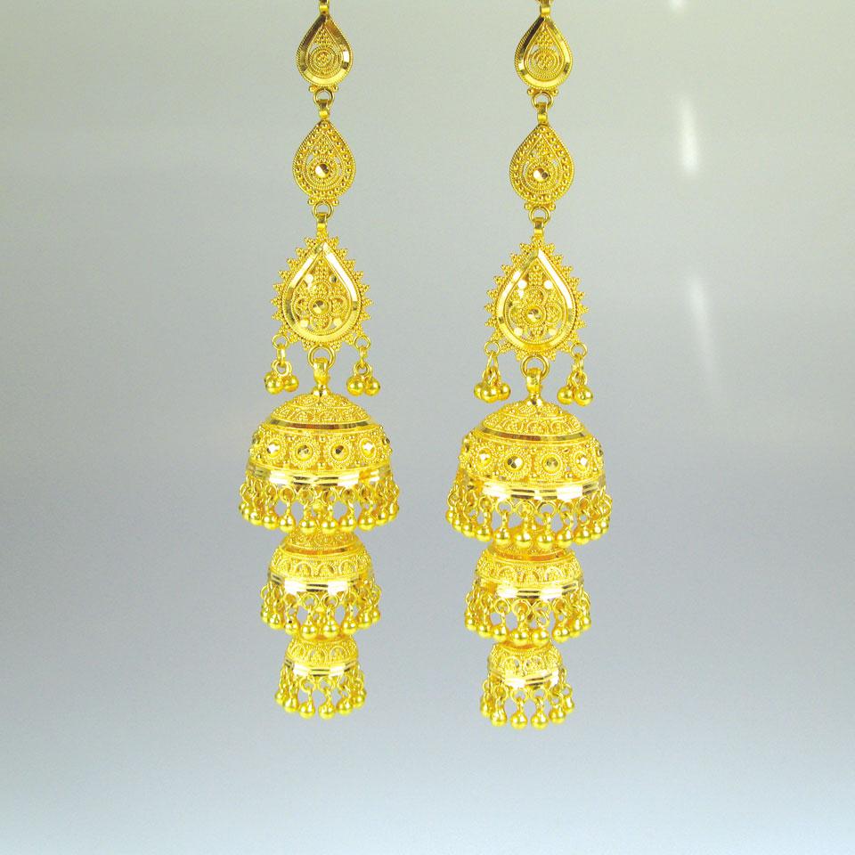 Pair of 22k yellow gold chandelier earrings