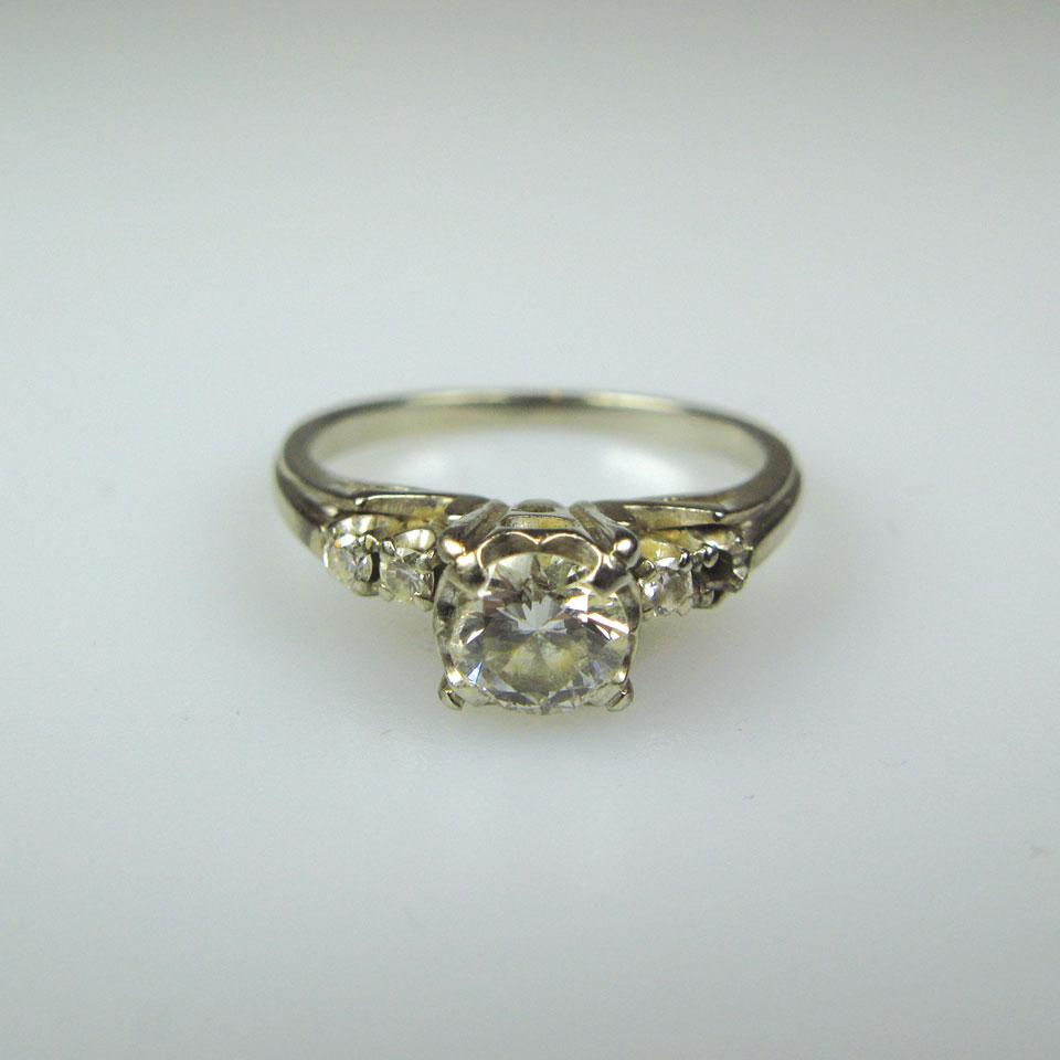 18k white gold solitaire ring