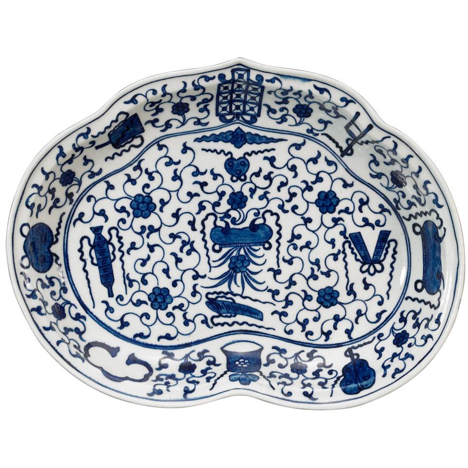 Worcester ‘Hundred Antiques’ Kidney Shaped Dish, c.1770-80