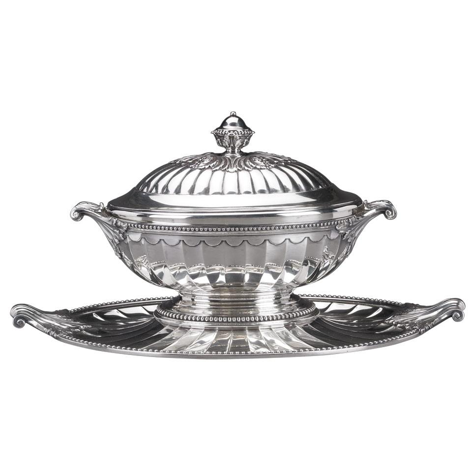 French Silver Soup Tureen with Cover and Stand, Henri Laparra, Paris, early 20th century