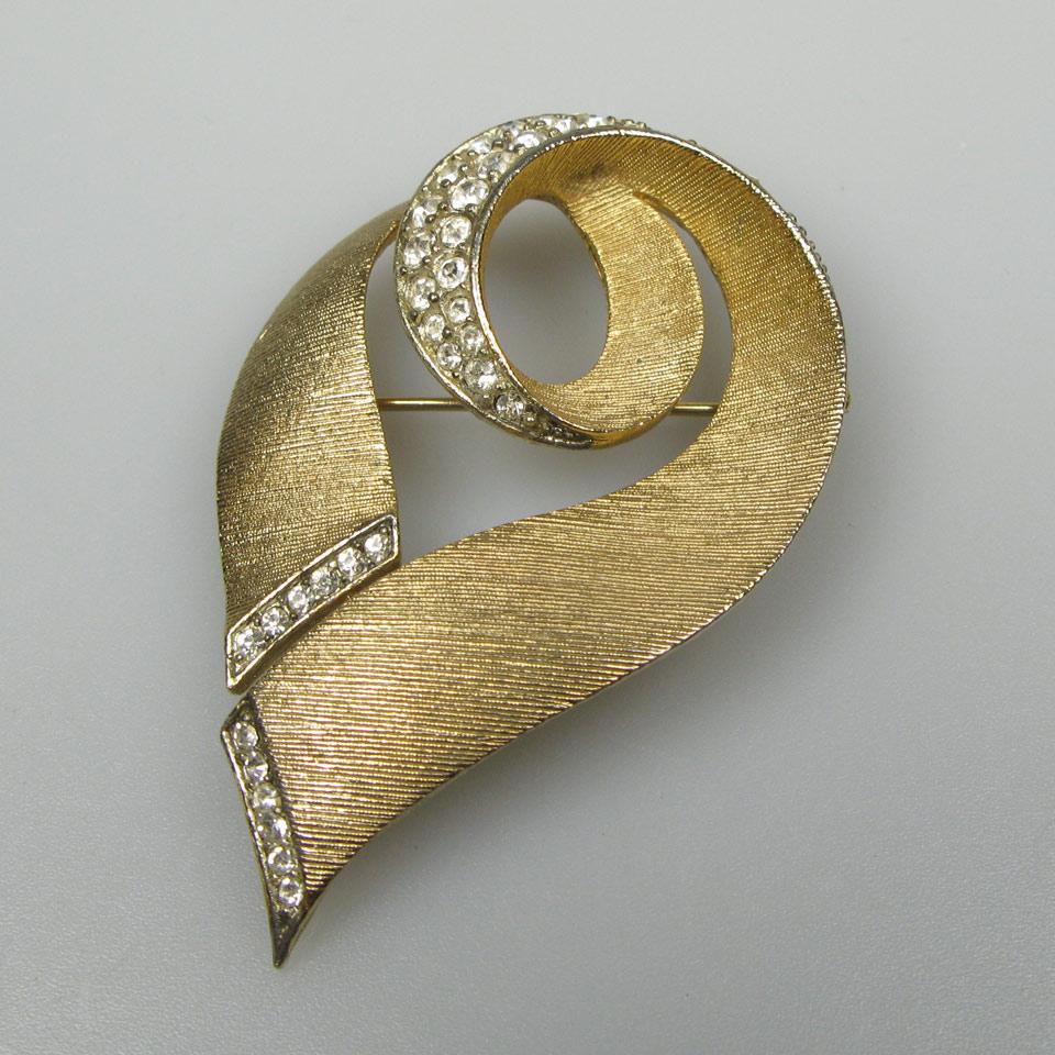 Lisner Gold Tone Metal Ribbon Brooch
