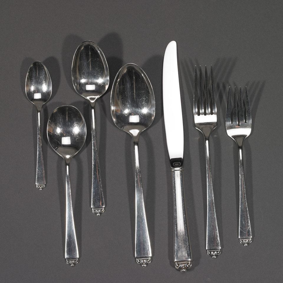 American Silver Heirloom ‘Reigning Beauty’ Flatware Service, Oneida Silversmiths, Sherrill, N.Y., mid-20th century