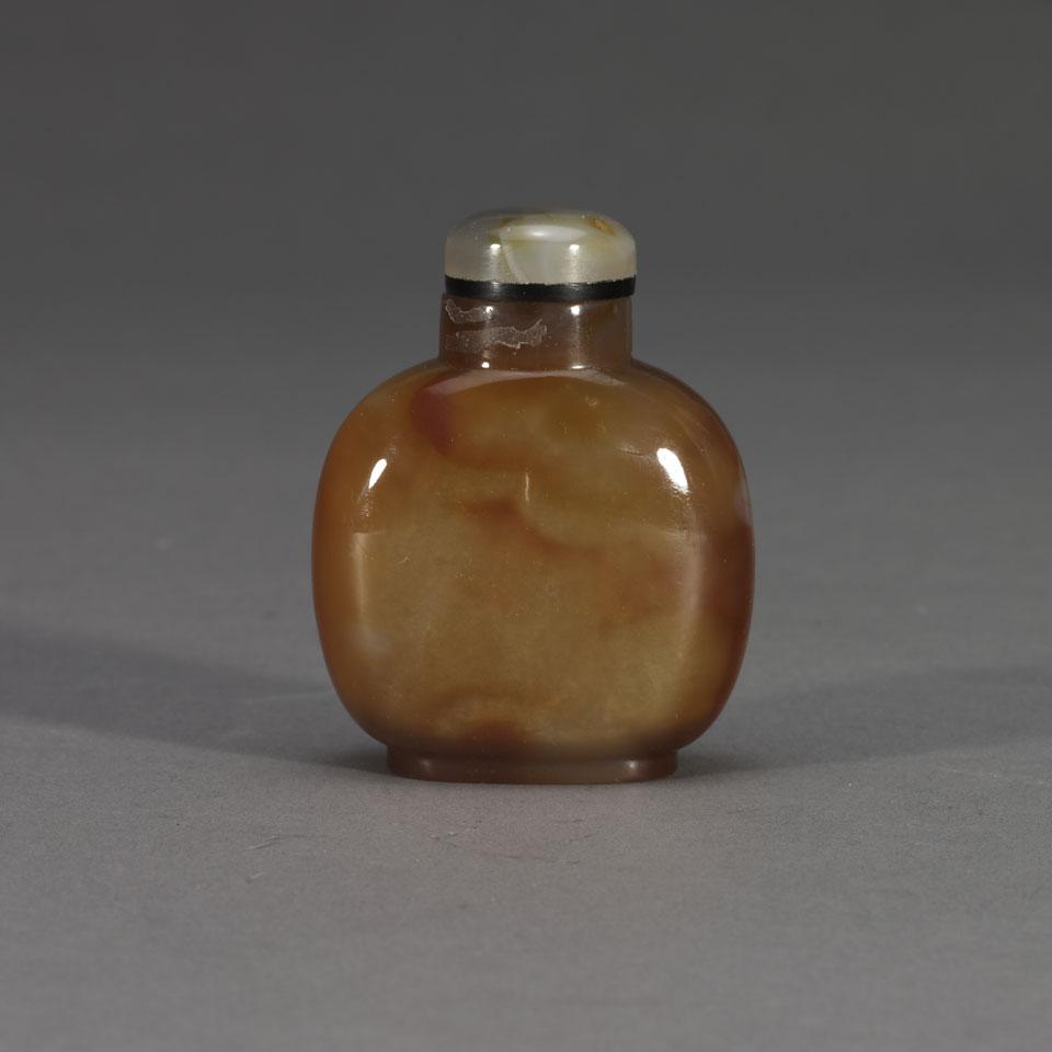 Fine Carved Agate Cameo Snuff Bottle, QIng Dynasty, 19th Century