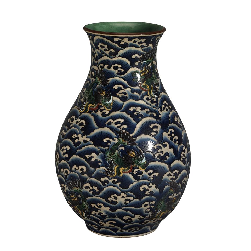 Yoshidaya Ko-Kutani Style Vase, 19th Century