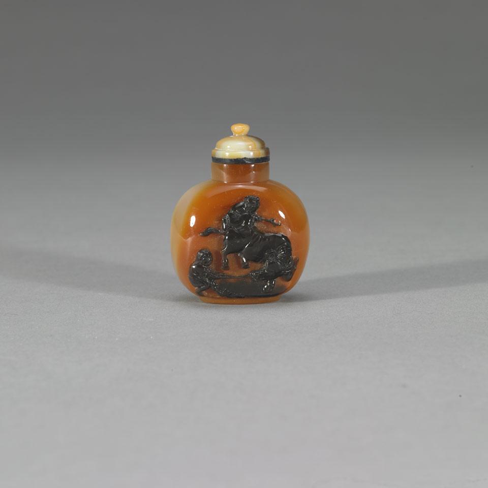Carved Agate Snuff Bottle, 19th Century