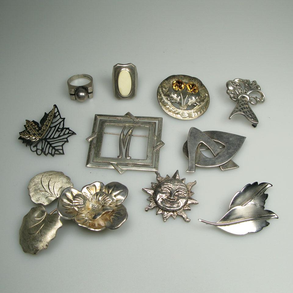 Large Quantity of Sterling Silver Jewellery, etc.