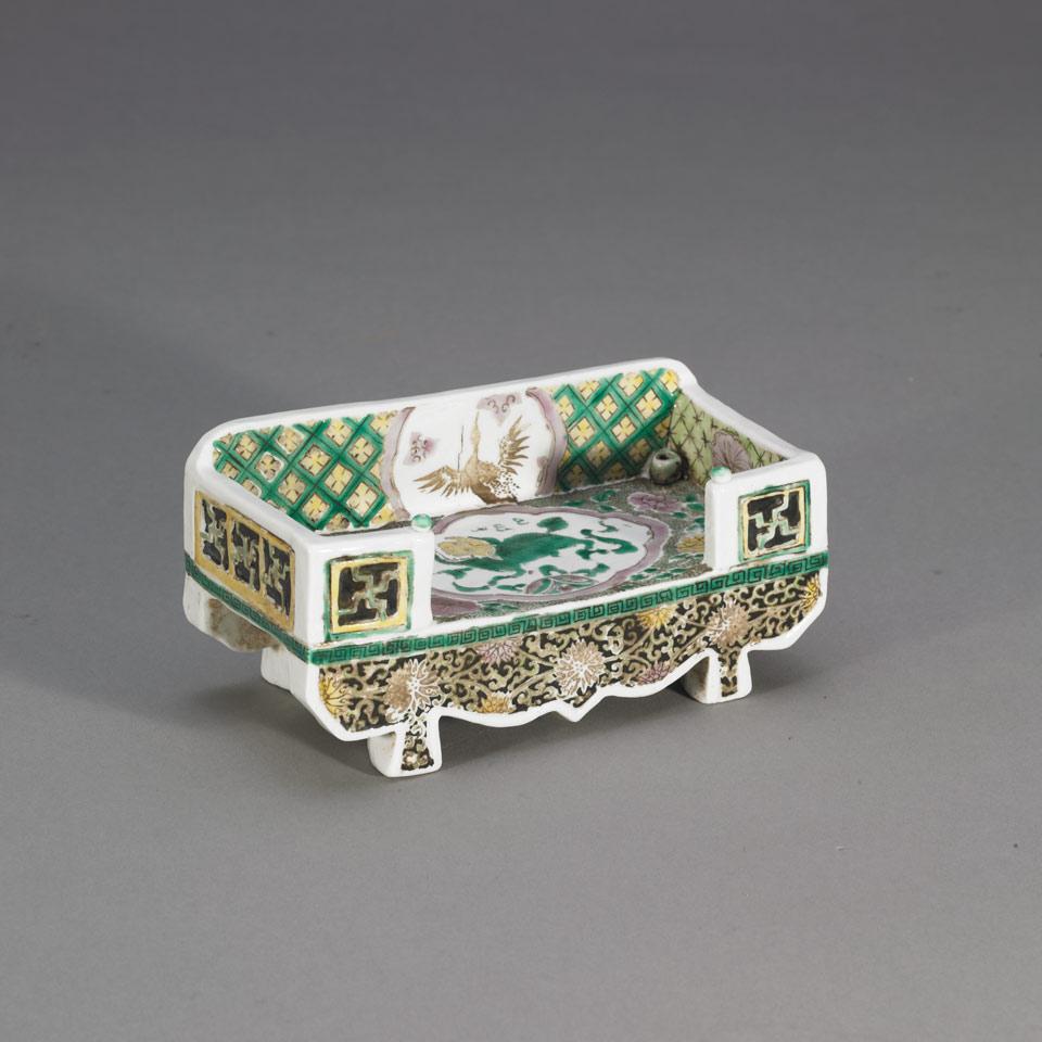 Famille Verte Model of a Miniature Bed, Qing Dynasty