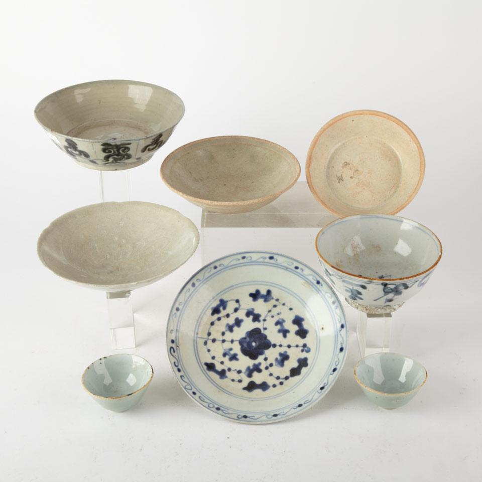 Eight Export Porcelain Wares, South East Asia and China, 16th/17th Century