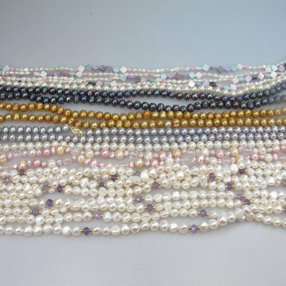Quantity Of Frsehwater Pearl Necklaces