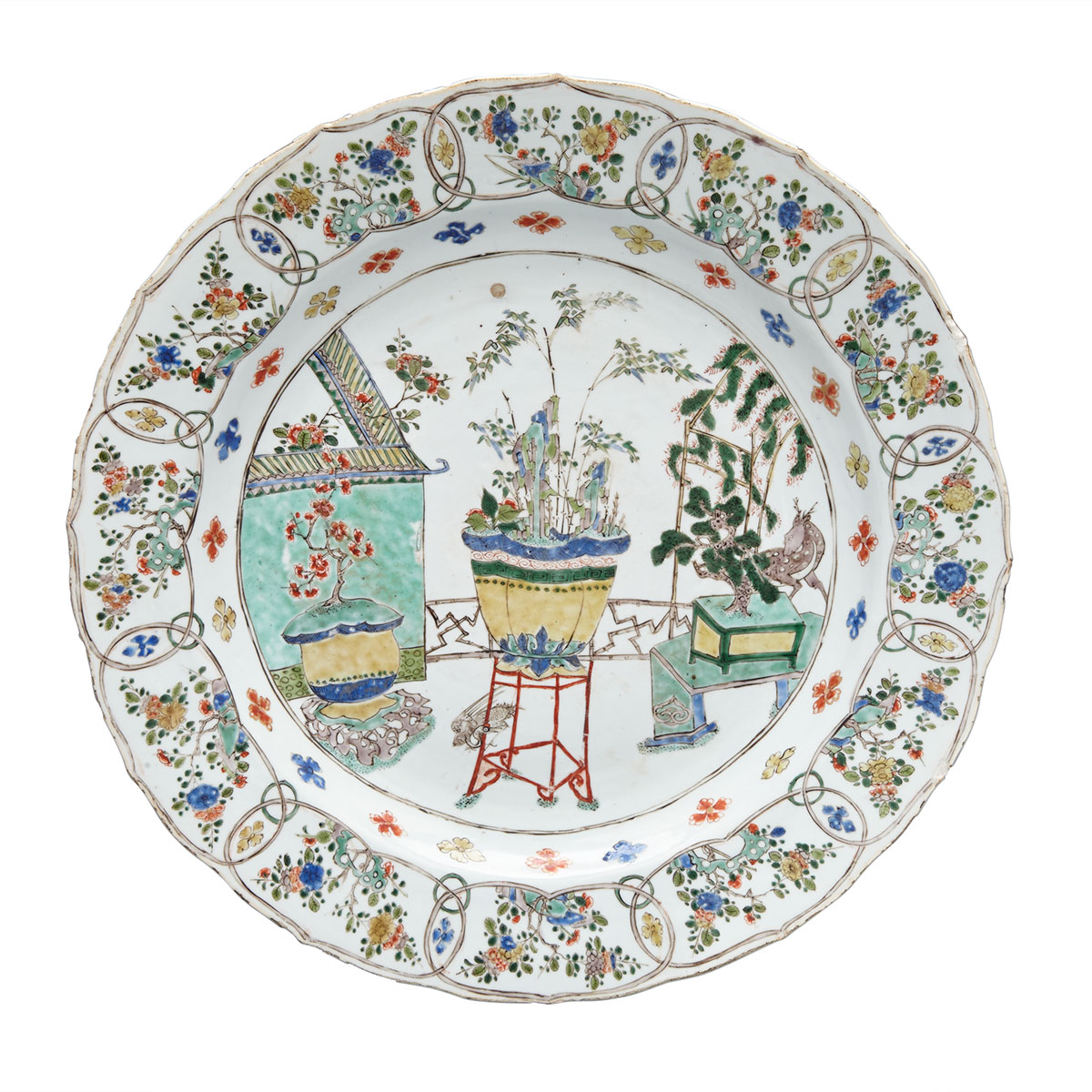 Large Export Famille Verte ‘Three Friends’ Charger, Kangxi Period (1662-1722)