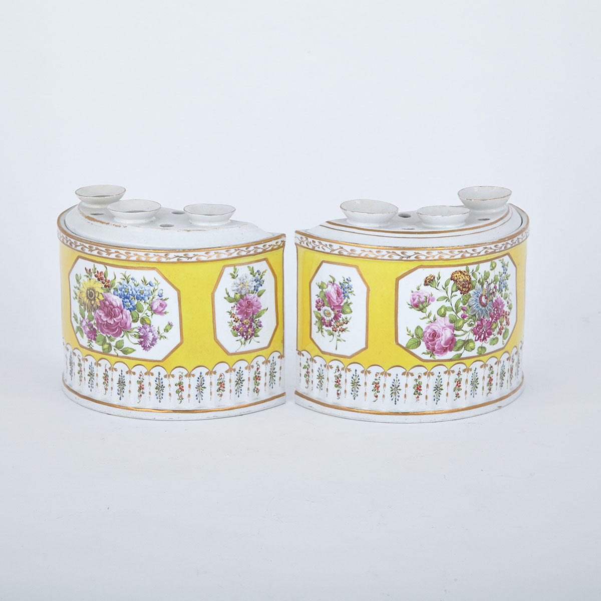 Pair of English Porcelain Yellow Ground Bough Pots, c.1810