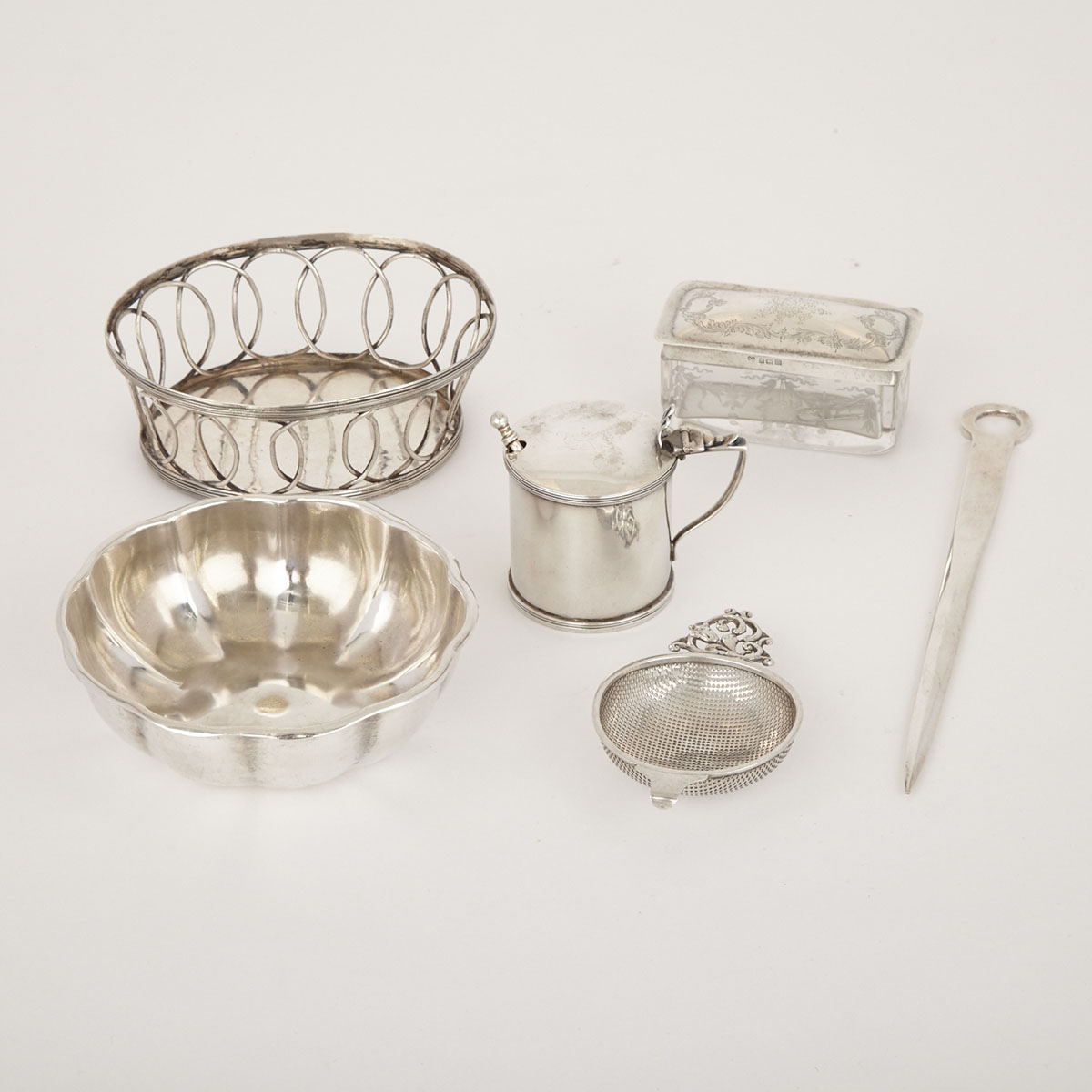 Grouped Lot of English, Dutch and American Silver, 20th century
