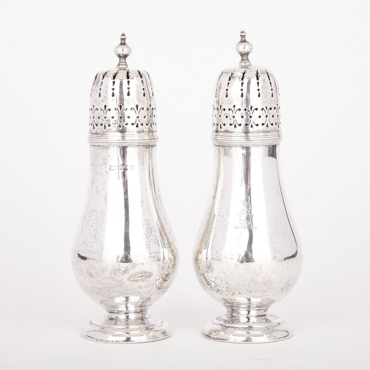 Pair of Edwardian Silver Sugar Casters, Atkin Brothers, Sheffield, 1904