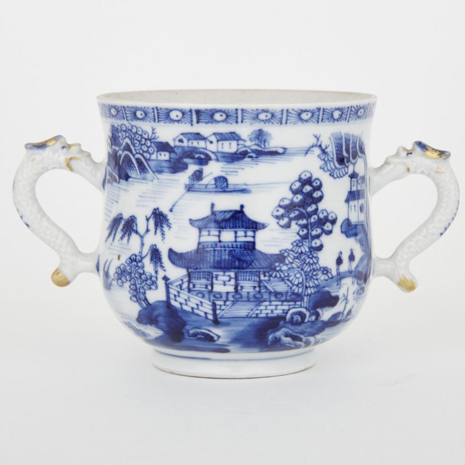 A Chinese Export Blue and White Sugar Pot, 19th Century
