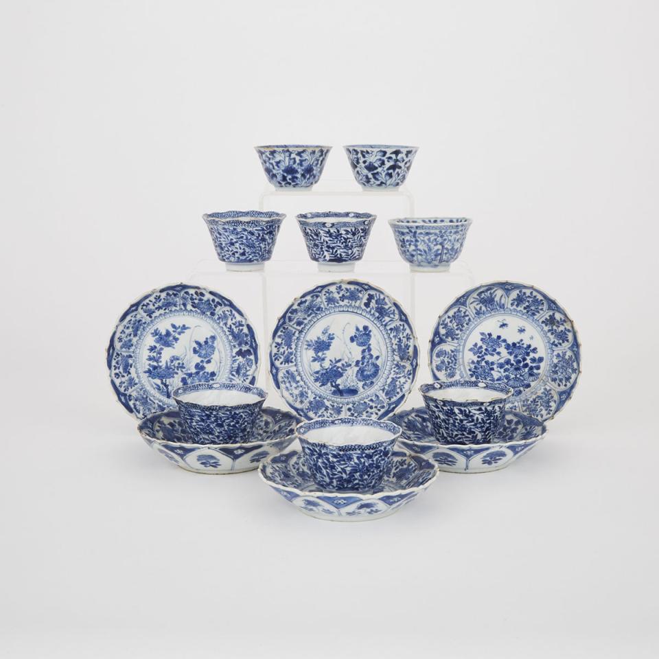 A Group of Fourteen Blue and White Export Cups and Saucers, Kangxi Period (1662-1722)